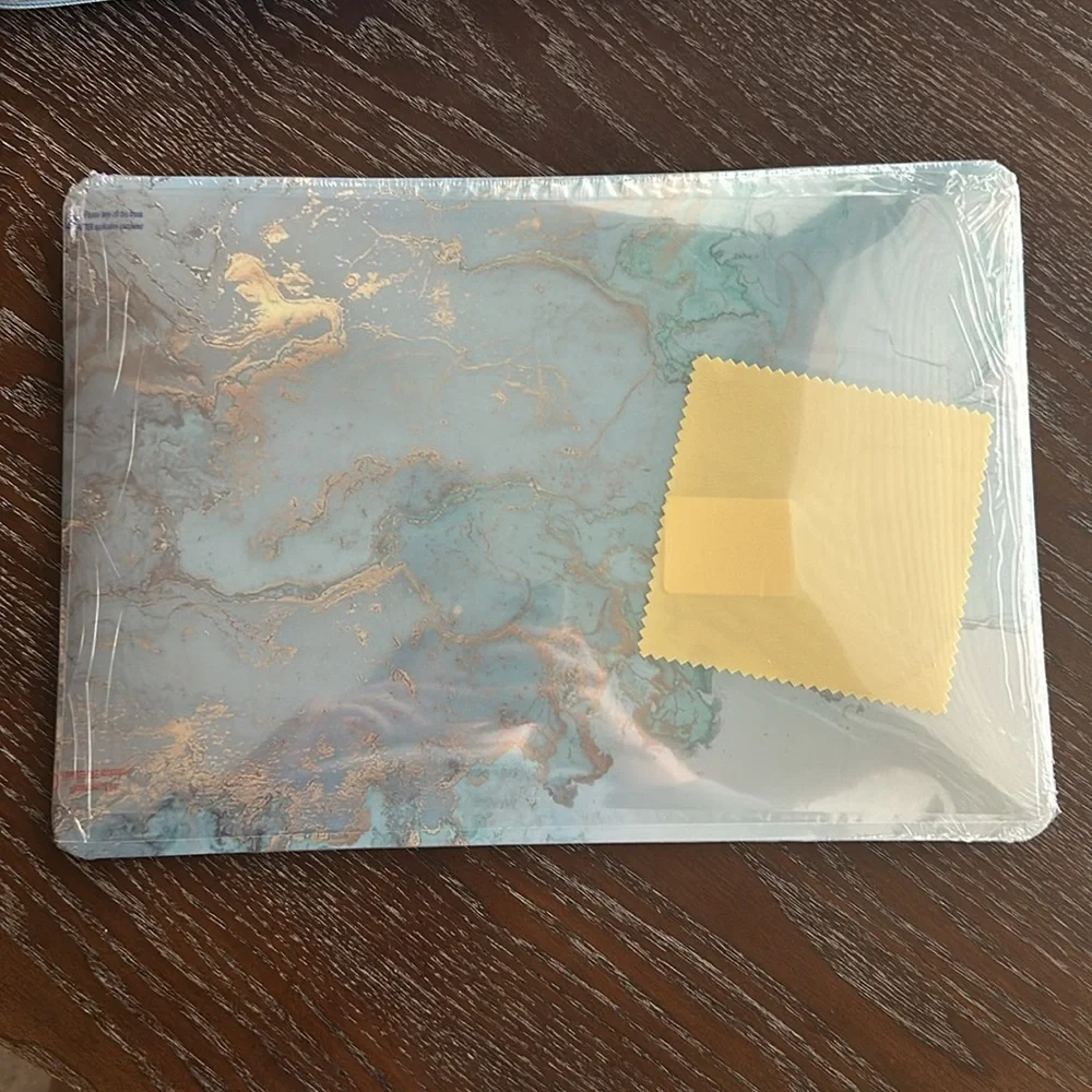 MacBook Air hard shell case and sleeve